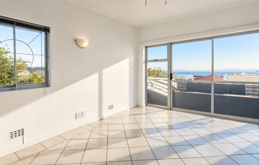 To Let 1 Bedroom Property for Rent in Green Point Western Cape